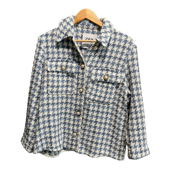 Zara Jackets & Blazers - Zara White and Light‎ Blue Tweed Faux Pearl Buttons Blazer Jacket Size Small